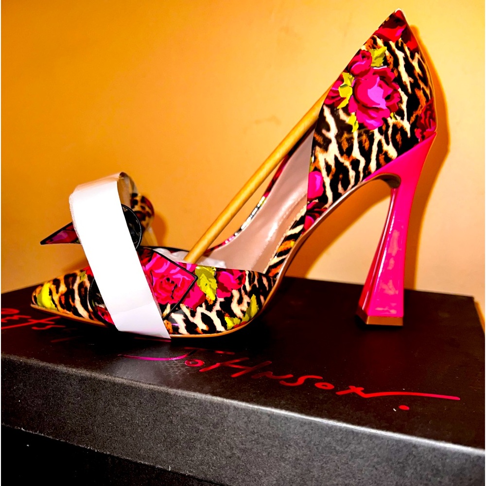 Brand new with tags in box Betsy Johnson heels